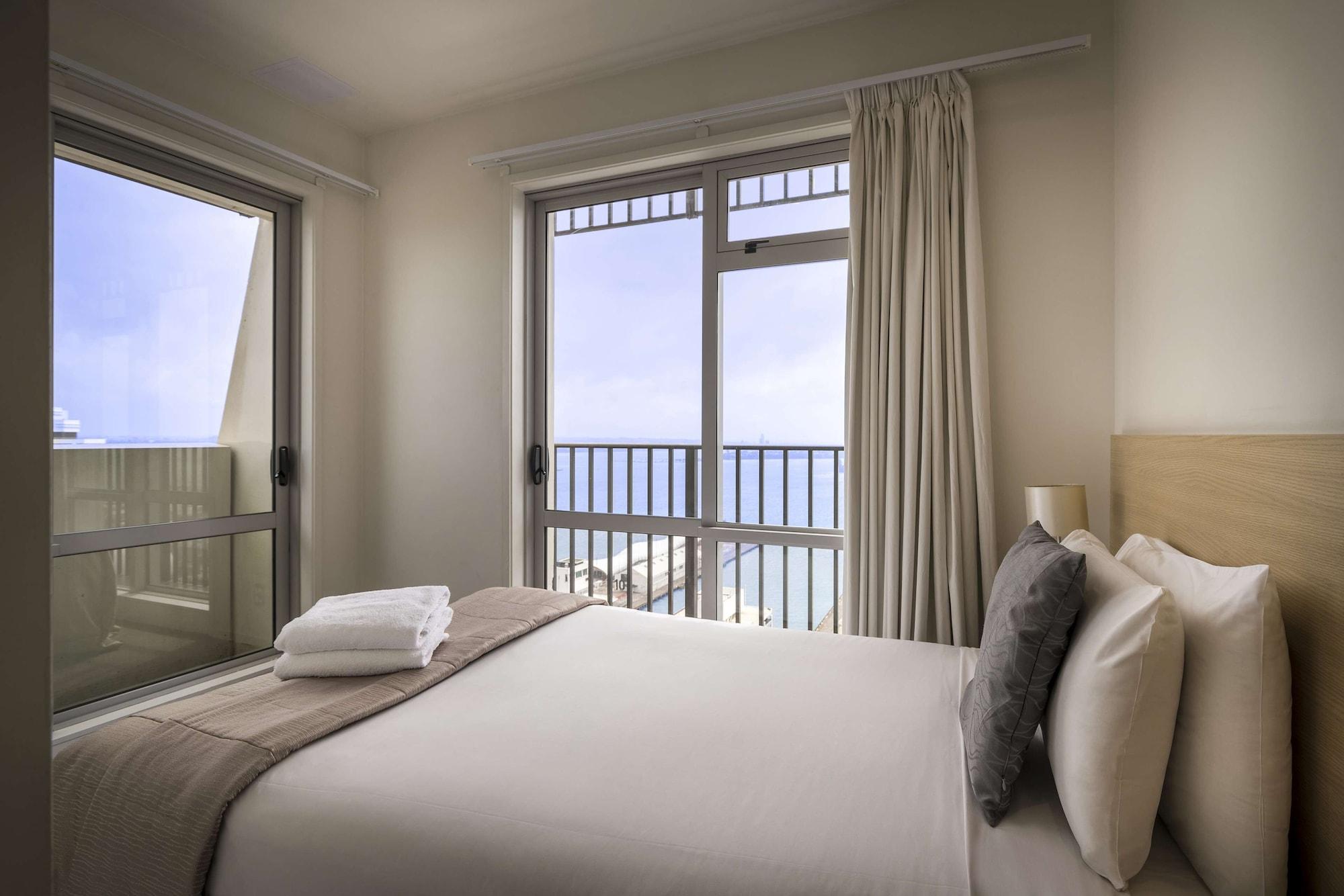 Auckland Harbour Suites Esterno foto