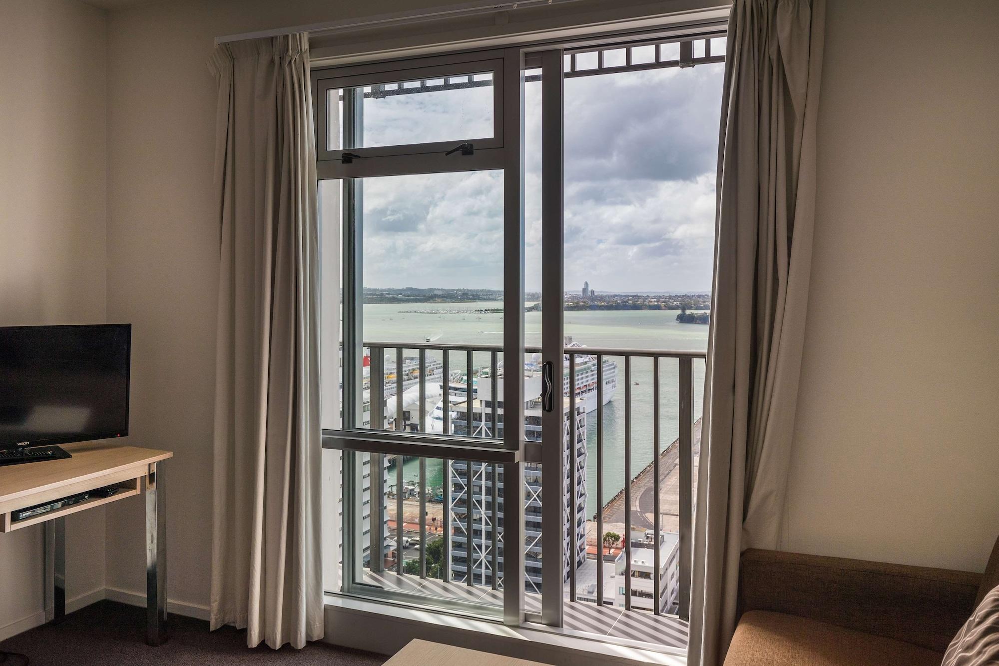 Auckland Harbour Suites Esterno foto