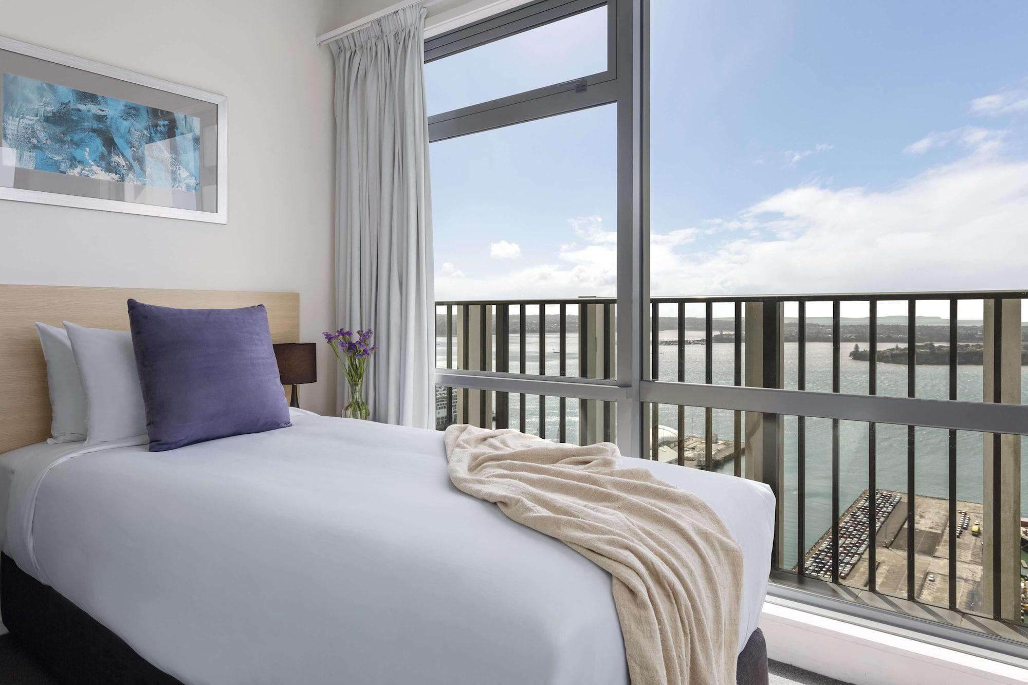 Auckland Harbour Suites Esterno foto